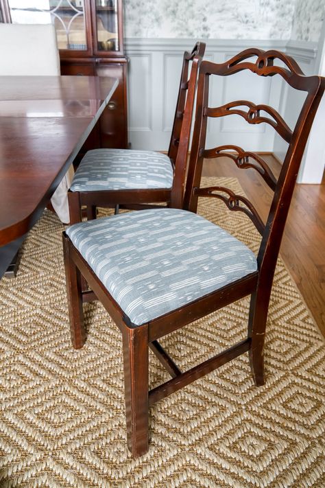 Follow this easy DIY tutorial to reupholster dining chair covers with basic tools and only 7 easy steps! Reupholster Dining Chair, Reupholster Chair Dining, Dining Chair Seat Covers, Reupholster Chair, Dining Room Makeover, Seat Covers For Chairs, Dining Chair Covers, Chair Seat Cushion, Basic Tools