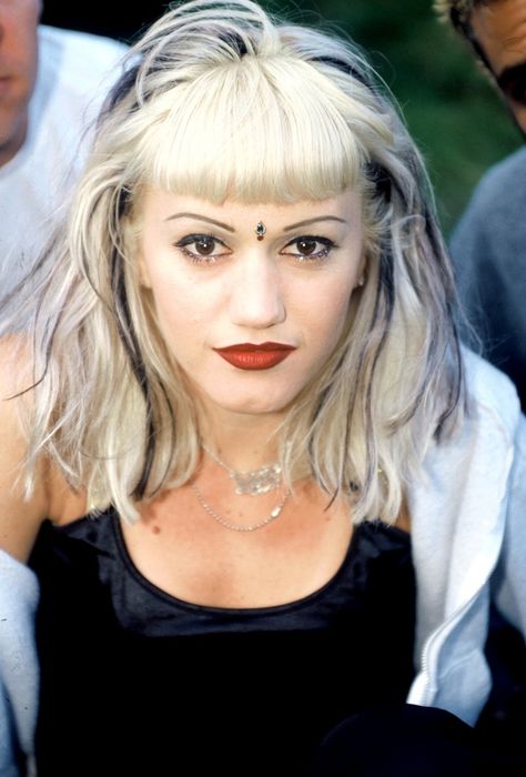 Gwen Stefani. Grunge Hairstyle, Grunge Haircut, 90s Grunge Hair, Short Grunge Hair, Hair Streaks, Goth Grunge, 90s Hairstyles, Fringe Hairstyles, 짧은 머리