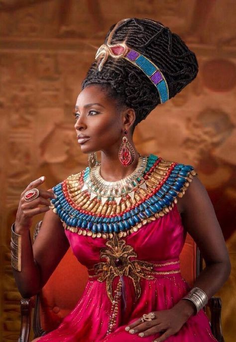 Egyptian queen in true historic reflection right down to her complexion...beautiful! Added by ChunkyDiva Queen Outfits, African Goddess, Black Royalty, African Royalty, Queen Nefertiti, Hair Afro, African Queen, African Beauty, Black Women Art