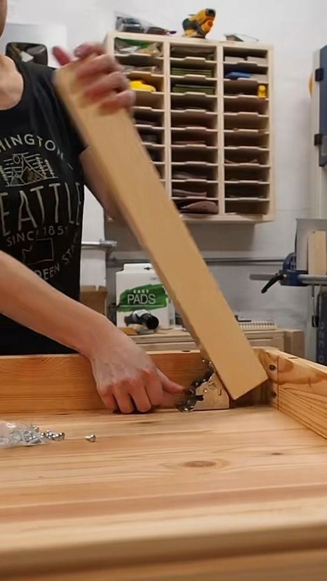 Folding table legs 😲 Who knew!？ #foldingtable #foldinglegs #diyfurniture #maker #tablelegs #woodworking | Diymontreal | Diymontreal · Original audio Folding Table Legs, Table Legs, Folding Table, Barn Door, Diy Furniture, Woodworking, Audio