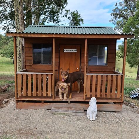 Cedar cubby house recycled as a dog house Cedar Dog House, Winter Dog House, Cubby Ideas, Pet Duck, Small Backyards, Outdoor Dog House, Pet Ducks, Dog Hotel, Wendy House