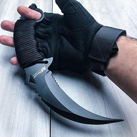 This c-shaped blade looks like the claw of a tiger and is quite razor sharp. A Karambit knife is used best for slicing and piercing something and is a very bad choice for thrusting and stabbing due to the curved design of its blade. Pretty Knives, Buck Knives, Karambit Knife, Knife Collection, Cool Knives, Fixed Blade Knife, Hunting Knife, Folding Knives, Bushcraft