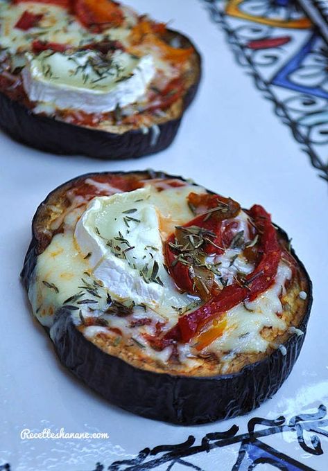 Mini Pizzas, Healthy Recipes Easy Snacks, Flatbread Pizza, Mini Pizza, Healthy Snacks Easy, Sauce Tomate, Snacks Für Party, Starters Recipes, Cannoli