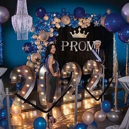 Royal Prom, Prom Planning, Parade Float Supplies, Homecoming Themes, Prom Favors, Prom Themes, Indian Bridesmaid Dresses, Prom Decor, Prom Theme