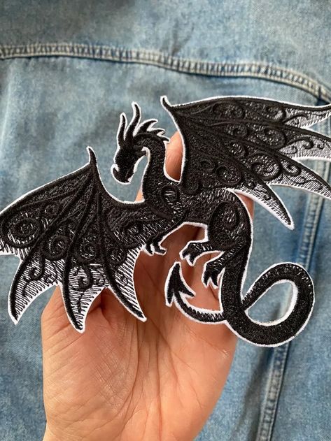 OhMyCrown - Etsy How To Make Embroidered Patches, Iron On Patches Ideas, Geometric Dragon, Dragon Fabric, Embroider Ideas, Embroidered Dragon, Dragon Embroidery, Skateboard Design, Diy Patches