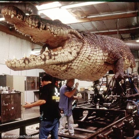 When Hollywood needs mechanical animals such as dinosaurs crocodiles apes and more producers and directors turn to Stan Winston Studio to design and create what they want for their project.  And this is the animatronic croc mounted on a hydraulic platform built by the studio for Steve Miner's film from 1999 Lake Placid.  #lakeplacid #stanwinston #stanwinstonstudio #stanwinstonschool #crocodile #animatronics #puppets #specialeffects #behindthescenes #horror Lake Placid Movie, Creature Movie, Mechanical Animals, American Giant, Dinosaur Images, Famous Monsters, Japanese American, Lake Placid, Crocodiles