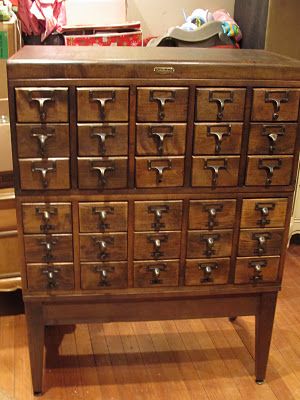 Restored Card Catalog- would love one of these and use it to display my old books complete with a vintage oil lamp..... Library Card Catalog Cabinet, Card Catalog Cabinet, Library Card Catalog, Cozy Rooms, Card Catalog, Reading Nooks, Plants Decor, Antique Cabinets, Vintage Storage