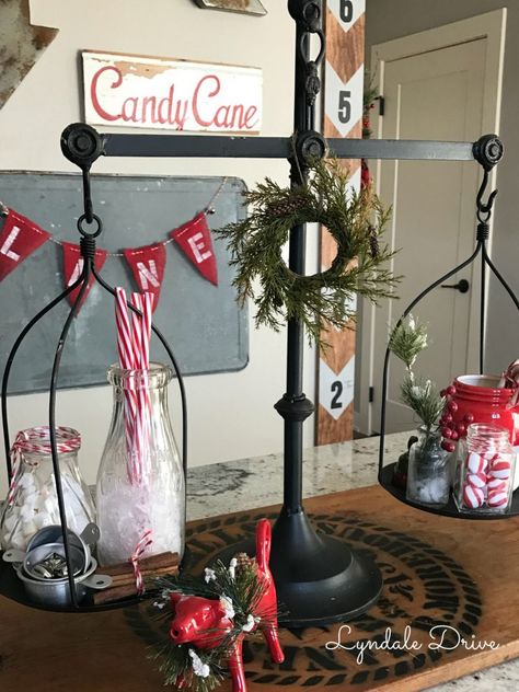 Christmas Scale Decorating Ideas, Farmhouse Scale Decor Fall, Balance Decor, Vintage Scale Decor, Farmhouse Idea, Farmhouse Scale, Scale Decor, Antique Scale, Farmhouse Christmas Kitchen