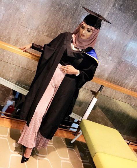 3,694 Likes, 5 Comments - hijab style icon (@hijabstyleicon) on Instagram: “❤❤❤❤❤❤❤❤❤❤ @biba_trends ♡♡♡♡♡♡♡♡♡♡♡♡♡ #tesettur#hijabfashion #hijabstyle #hijabbeauty #winter…” Graduation Outfit Ideas University Hijab, Graduation Long Dress, Hijab Graduation Outfit, Hijabi Graduation Outfits, Graduation Outfit Ideas Hijab, Modest Dress Outfits, Graduation Dress University, Graduation Outfit Ideas University, Hijab Graduation