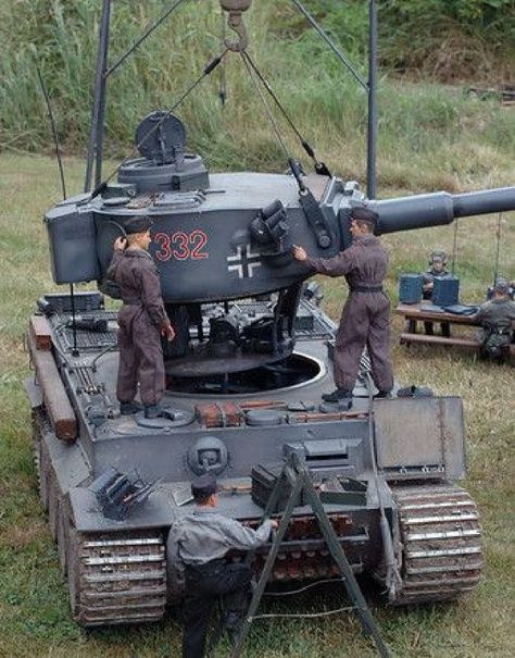 Museum Model, Scale Model Ships, Usa Tank, Panther Tank, Gantry Crane, Military Armor, Tiger Tank, Ww2 Tanks, Model Tanks