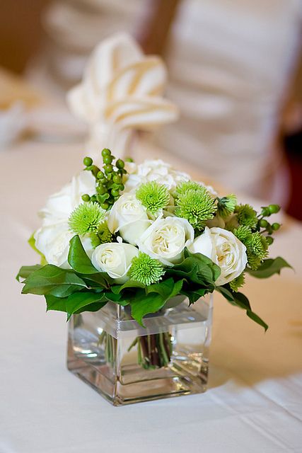 Green Chrysanthemum Centerpieces | Recent Photos The Commons Getty Collection Galleries World Map App ... more green centerpieces! Small Table Centerpiece, Green Carnation, Cheap Wedding Centerpieces, Christmas Vases, Deco Champetre, Head Table Wedding, Simple Wedding Centerpieces, Small Centerpieces, Rose Centerpieces