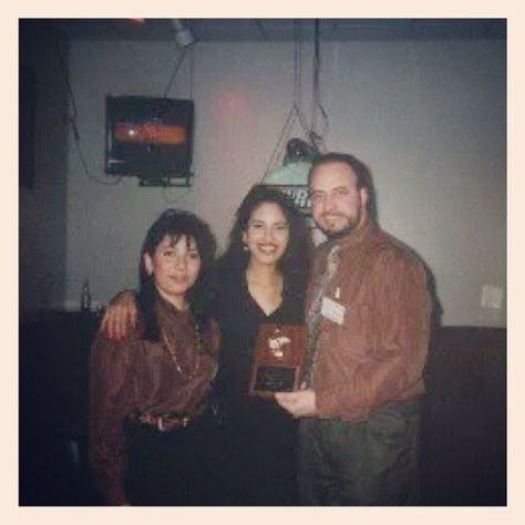 Selena Quintanilla Fan Page on Instagram: “#selenaquintanilla #selena#rare#follow#newaccount” Selena Pictures, Selena Quintanilla Perez, Family Brand, Selena Quintanilla, Rare Photos, Best Artist, Back In The Day, Fan Page, Photo Gallery