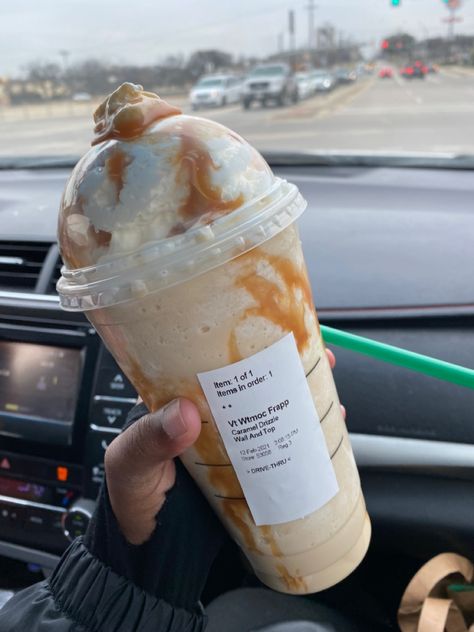 Mocha Frappe Starbucks, Frappe Starbucks, Starbucks Aesthetic, Starbucks Orders, Iced Starbucks Drinks, Mocha Frappuccino, Mocha Frappe, Frappuccino Recipe, Caramel Drizzle