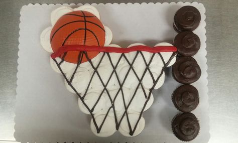 24 count. Basketball cupcake cake Cake Basketball, Basketball Themed Birthday Party, Basketball Cupcakes, Easy Cupcakes Decoration, Sport Cupcakes, Basketball Birthday Party, Pull Apart Cupcake Cake, Pull Apart Cake, Cake Pulls