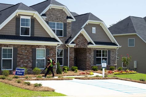 In the South, you commonly see pinestraw for flower beds! It's a cheaper solution than mulch and fresh pinestraw makes your colorful flowers really pop! Great idea for flower beds in front of your house In Front Of House, Front Of House, Mulch, House Front, Flower Beds, The South, Colorful Flowers, Lawn, Shed