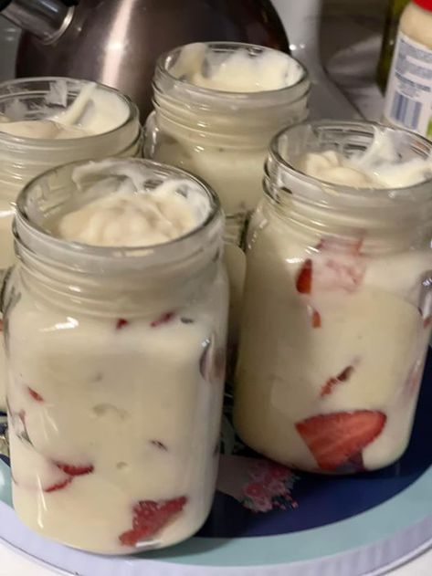 Ingredients: 32oz Plain non Non-Fat Greek Yogurt 1 box Small package of fat free cheesecake pudding mix 2 Ibs strawberries, diced 1.5 tsp vanilla Instruction: Pour yogurt in a large bowl Slowly add pudding mix a bit at a time, stirring between each addition until all the pudding mix has been added. Mix in vanilla … Ww Strawberry Cheesecake, Cheesecake Jar, Weight Watchers Cheesecake, Cheesecake Jars, Strawberry Trifle, Cheesecake In A Jar, Cheesecake Pudding, Points Recipes, Dessert Options