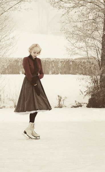 Skater Photoshoot, Ice Skating Photography, Vintage Ice Skating, Christmas Ice Skates, Skating Aesthetic, Winter Cottage, Ice Skaters, Ice Dance, Baby It's Cold Outside