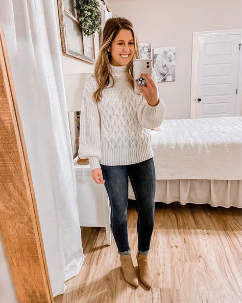 Sweater And Jeans Outfit Dressy, Cream Color Sweater Outfits Fall, Cream Colored Sweater Outfits, Ivory Sweater Outfit, Cream Sweater Outfits, Jeans Outfit Dressy, Booties Shop, Cream Sweater Outfit, Sweater Booties