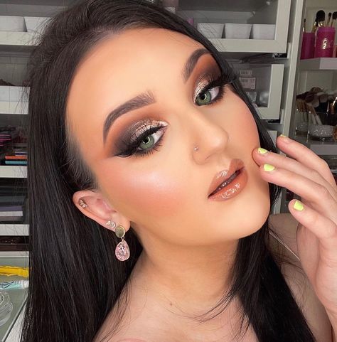 17.8k Likes, 113 Comments - Beauty by Mikayla Jane (@mikaylajmakeup) on Instagram: “I can assure you that you DO NOT need to empty your wallet on high end makeup to achieve a…” Mikayla Nogueira Makeup Looks, Mikayla Makeup, Mikayla Nogueira Makeup, Acne Help, High End Makeup, Creative Makeup Looks, Beauty Guru, Kiss Makeup, Creative Makeup