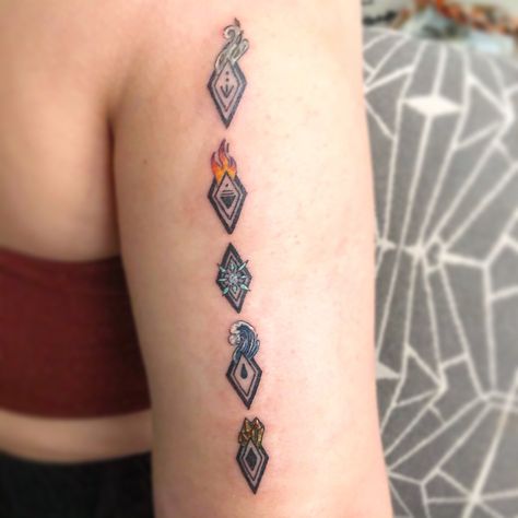 Frozen Tattoo, Element Tattoo, Anna Und Elsa, Frozen Sisters, Elements Tattoo, Sister Tattoos, Disney Tattoos, Elsa Anna, Frozen Elsa