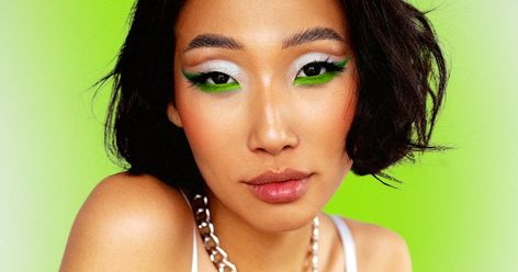 7 Easy Ways To Achieve The "Brat Summer" Aesthetic Using Only Makeup Brat Summer Makeup, Brat Summer Aesthetic, Brat Makeup, Bout Makeup, Brat Aesthetic, Sweat Tour, Brat Summer, Makeup Pro, Lips Shades