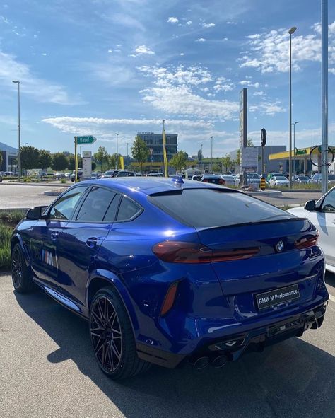 BMW X6M Competition F96
V8 TwinPower Turbo S63
625 Hp @ 6000 rpm
Torque 750 NM @ 1800-5800 rpm
0-100 kmh 3,8 s
0-200 kmh 13,2 s
Weight 2295 kg
Fuel Consumption 12,5 l/100km
Top speed 290 kmh with M driver’s package Bmw X6m Competition, X6m Competition, Bmw X6m, Bmw X6, Bmw Cars, Range Rover, Dream Cars, Mustang, Bmw Car