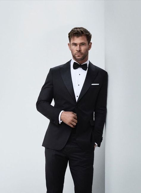 Chris Hemsworth Hugo Boss, Kiara Lion King, Fitness Before After, Wedding Suits Men Black, Avengers Black Widow, Hemsworth Brothers, Wedding Tux, Chris Hemsworth Thor, Wedding Suits Groom