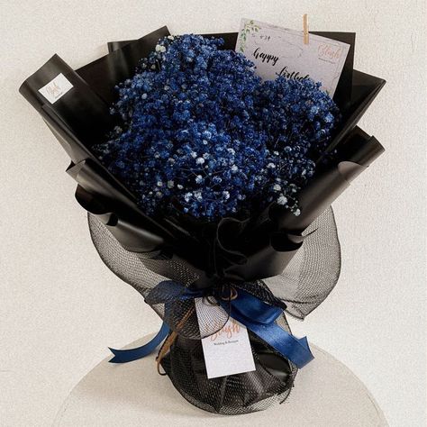 Mens Flower Bouquet, Dark Blue Flower Bouquet, Flowers For Guys, Man Bouquet, Blue Flowers Bouquet, Flowers For Men, Luxury Flower Bouquets, Dark Blue Flowers, Fancy Flowers