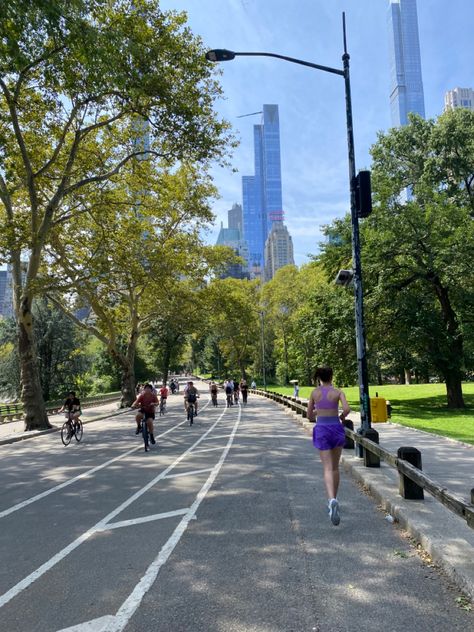 #running #nyc #outfits #centralpark Central Park Running, Running Central Park, Running In Central Park, Running In New York, Runners Aesthetic, Running Nyc, Nyc Running, Central Park Aesthetic, Rebecca Serle