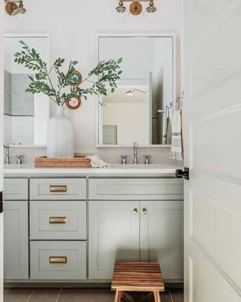 18 Green Bathroom Vanity Ideas for an Idyllic Look Kelsey Leigh Design, Modern Farmhouse Bathroom Design, Airy Bathroom, Mint Green Bathrooms, California Casual Style, Green Bathroom Vanity, Transitional Decor Bathroom, Green Vanity, Farmhouse Bathroom Design