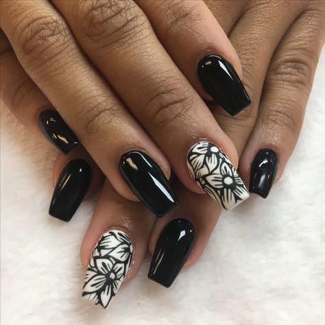 Dahlia Nails, Designer Nails, Black Dahlia, Elegant Art, Holiday Nails, Dahlia, Simple Designs, Nail Designs, Nails