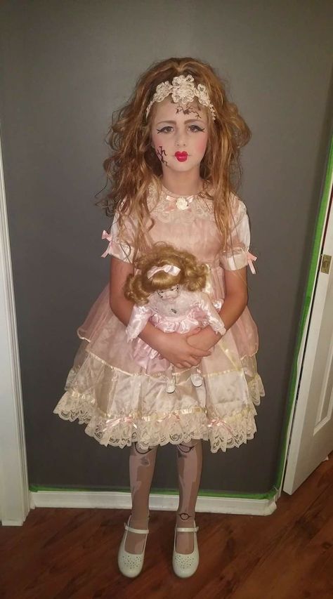 China Doll Costume Halloween, Creepy China Doll Costume, Porceline Doll Costume, Porcelain Dolls Costume, Broken Doll Makeup Kids, Doll Costume Aesthetic, Cracked Doll Costume, Porcelain Doll Halloween Costume, Bratz Dolls Costumes