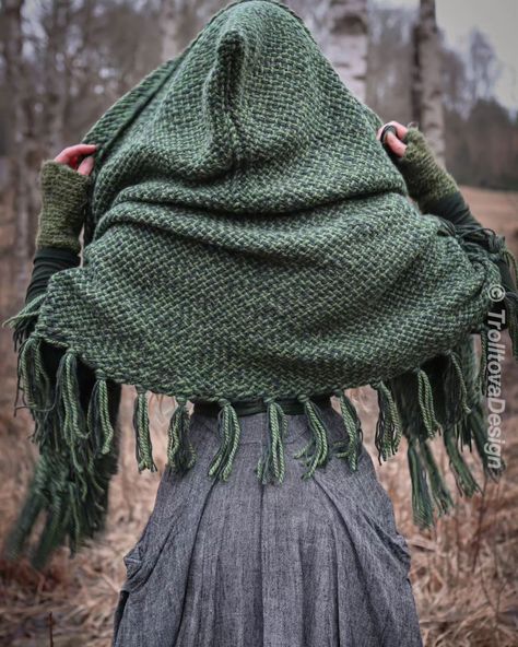 Hello! The handwoven hooded shawl in forest green shades is back in stock. 🌲 Link in bio @trolltovadesign . Model, photo, mittens and shawl: Me @trolltovadesign Necklace: @karendixon5920 Dress: Old Etsy store. Belt: a piece of fabric and a thrifted necklace. . . . . . #witchofthewoods #cottagecore #darkmori #stregafashion #fae #forestgirl Forest Witch Aesthetic Fashion, Forest Witch Outfit, Knitting Patterns Shawl, Forest Outfit, Shawl Ideas, Hooded Shawl, Medieval Outfit, Shawl Outfit, Forest Clothes