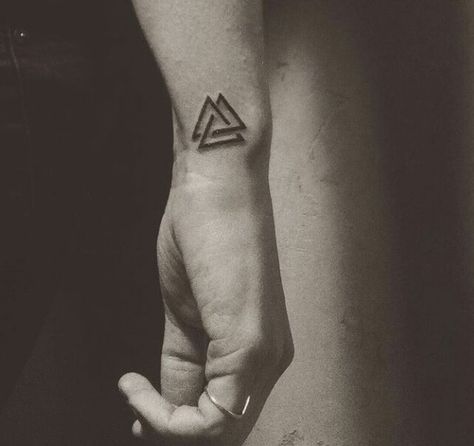 Odin Tattoos, Wilson Tattoo, Valknut Tattoo, Delicate Feminine Tattoos, Glyph Tattoo, Simple Tattoos For Guys, Blue Rose Tattoos, Nordic Tattoo, Canvas Drawing