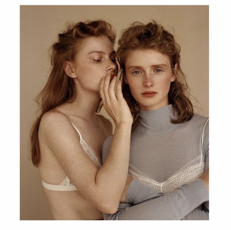 Two Model Poses, 2 People Portrait, Two Women Pose Reference, Two People Poses Reference, Two People Photoshoot, Friendship Portraits, Two Women Pose, Two Person Photoshoot, Twins Pose