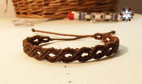 Tutorial: Double spiral bracelet – Macramotiv Double Spiral Bracelet, Hemp Bracelet Diy, Beaded Friendship Bracelets, Smokey Quartz Ring, Make Bracelet, Bracelet Tutorials, Mochila Crochet, Spiral Bracelet, Macrame Bracelet Tutorial