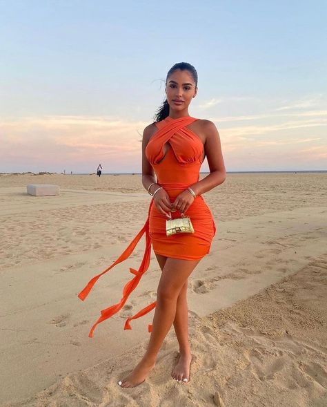 ZARA MAGAZINE’s Instagram photo: “A look ✨😍😍 @amayacolonn 📸 • Follow @zara__magazine for more and tag #zara__magazine 💕 • #rebelgal #wissk7 #questionlook #prettylittlething…” Vacay Fits, Birthday Club Outfit, Amaya Colon, Vestidos Retro, Orange Mini Dress, Club Outfits For Women, Backless Bodycon Dresses, Sunset Lover, Sleeveless Bodycon Dress