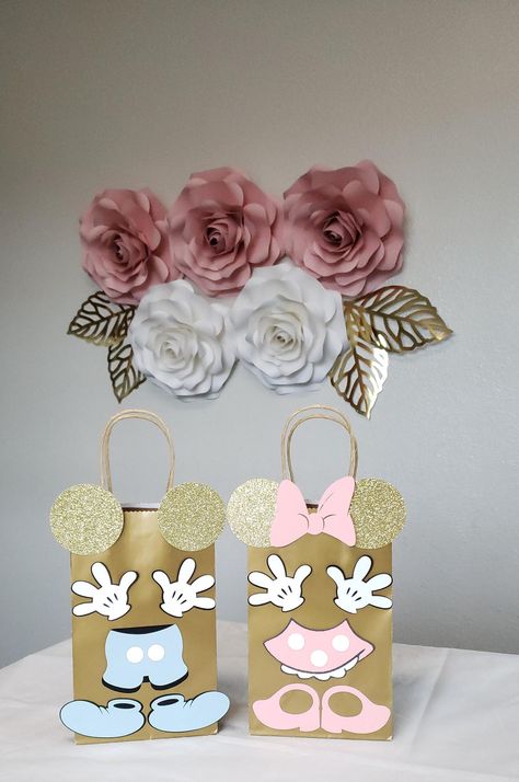 Set of 10 Pink and Gold Minnie Mouse Birthday Party Favors/ | Etsy Ideas Birthday Party, Minnie Mouse Party Decorations, Minnie Mouse Birthday Party Decorations, Minnie Mouse First Birthday, Flower Birthday Party, 1st Birthday Party For Girls, Minnie Mouse Baby Shower, Minnie Birthday Party, Minnie Mouse Theme