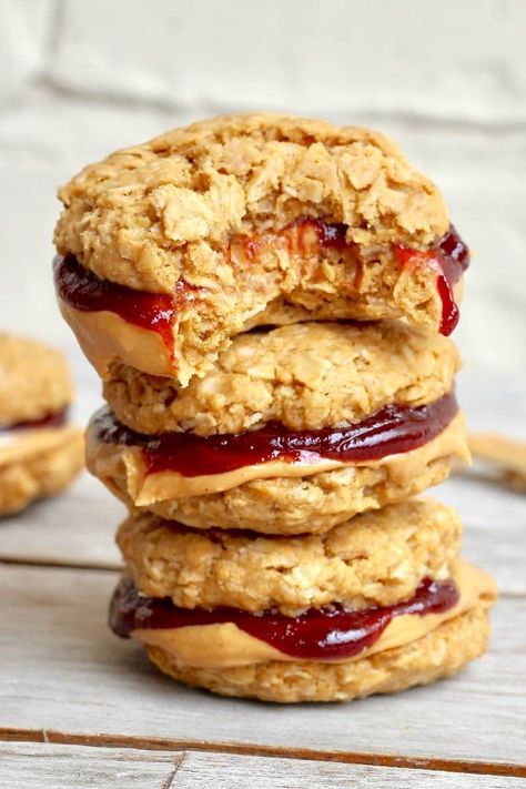 Peanut Butter And Jelly Cookies, Peanut Butter Jelly Cookies, Healthy Peanut Butter Cookies, Biscuits Diététiques, Jelly Cookies, Cookie Sandwich, Easy Peanut Butter Cookies, Cookie Sandwiches, Healthy Meals To Cook