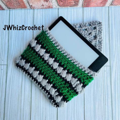 Crochet Thundersnow Book Sleeve is live! This pattern is easily adjustable to make a sleeve for anything: Kindles, IPad, Phones, regular books, laptops - if it can use a cover you can make it from this pattern! Head over to @tl.crochet and snag this pattern for 70% off! . . . . 🏷️ #thundersnowbooksleeve #crochetbooksleeve #crochetipadcover #crochetkindlecover #tlccrochet #readergift #booklovergift #crochet #crochetersofinstagram #patterntester #crochetpatterntester #jwhizcrochet #crochetpatt... Crochet E Reader Cover, Crochet Kindle Paperwhite Case, Kindle Paper White Crochet Cover, Books Sleeve Crochet, Crochet Ipad Cover, Thunder Snow, Crochet Book Sleeve With Pocket, Kindle Cover, Thumb Drive