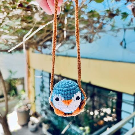 Animals on A Swing! Comment your favourite below 👇❤️ Crochet Birds, Crochet Animals, Crochet Dolls, Weaving, Birds, Amigurumi, Dolls, Crochet, Animals