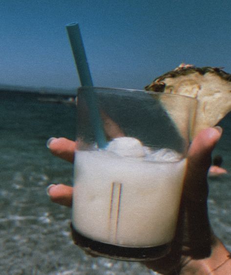 aesthetic // vintage // retro // blue Navy Aesthetic Vintage, Retro Blue Aesthetic, 60s Beach Aesthetic, Summer Blue Aesthetic, Aesthetic Vintage Retro, Does Your Mother Know, Summer Sweets, Beach Tan, Aesthetic Vsco