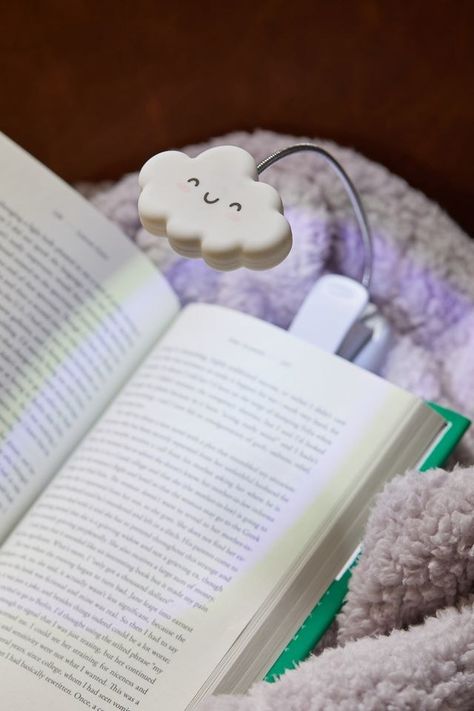 Book Lights For Reading Cute, Cute Book Light, Cute Reading Light, Book Lamp Clip, Book Light Aesthetic, Book Lights For Reading, Cute Things To Buy For Your Room, Room Decor Lights, Book Light Clip