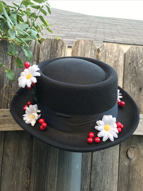 Mary Poppins costume hat! Perfectly Perfect in Every Way Marry Poppins Hat, Mary Poppins Hat Diy, Easy Mary Poppins Costume, Mary Poppins Hair, Mary Poppins Costumes, Mary Poppins Jr, Mary Poppins Hat, Architecture Cake, Mary Poppins Costume