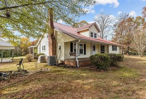 Pretty setting with a barn and workshop! Almost six acres in North Carolina. $275,000 – The Old House Life Appalachian Farmhouse, Huge Closet, Kitchen Cabinets And Countertops, Large Yard, Cabinets And Countertops, Covered Decks, Well Pump, Spacious Kitchens, Back Deck