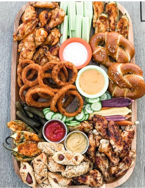 Wing and pretzel board Pretzel Board, Football Is Back, Fall Party Food, Halloween Charcuterie, Charcuterie Inspiration, Snack Board, Party Food Platters, Charcuterie And Cheese Board, What Team