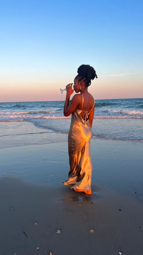 Lake Photoshoot Black Women, Golden Hour Photoshoot Black Women, Insta Pics In Dress, Beach Photo Ideas Black Women, Sunset Beach Pictures Black Women, Birthday Photoshoot Ideas At The Beach, Birthday At The Beach Aesthetic, Beach Photo Shoot Ideas For Women, Black Women Beach Photoshoot