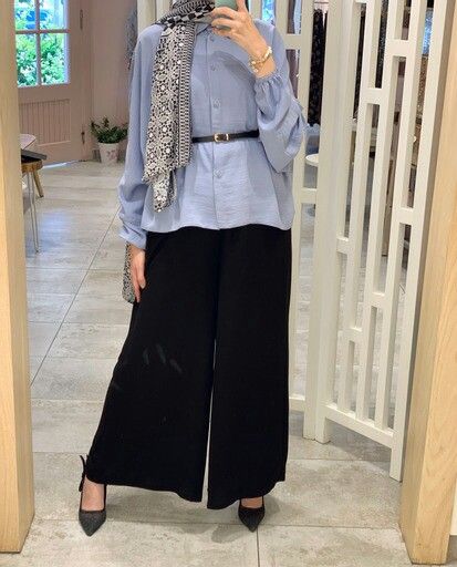 Turkish Dress Modern Casual, Black Shirt Hijab Outfit, Semi Formal Hijab Outfit, Hijab Office, Modest Work Outfits, Semi Formal Outfits For Women, Classic Work Outfits, Outfits Muslim, Dynasty Outfits