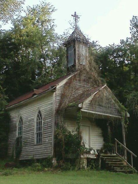 Country - abandoned ~ church in Peak, Sc. Louisiana Bayou, Abandoned Churches, Old Country Churches, Abandoned Church, Old Churches, Country Church, Abandoned Mansions, Church Building, Sacred Places