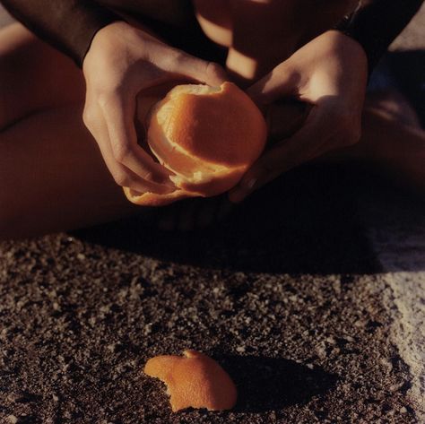 Sharing An Orange, Sharing Oranges, Orange Picking Aesthetic, Orange Peel Aesthetic, Orange Peel In The Sun Aesthetic, Peeling An Orange, Orange Film Aesthetic, Peeling Orange, Ginger Aesthetic